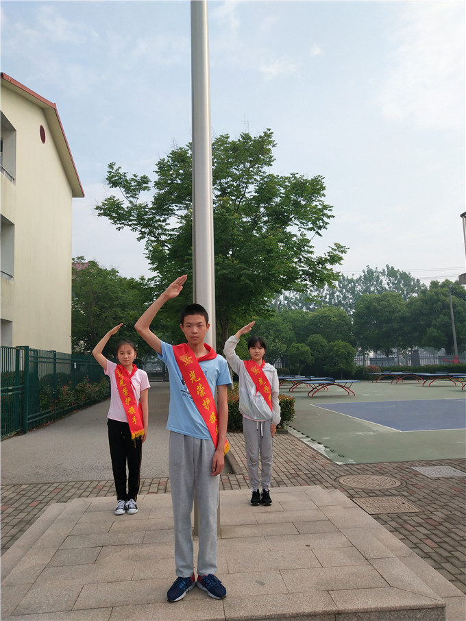 5b9c1c50e50644ed86c9ff2eaa125284.jpg
