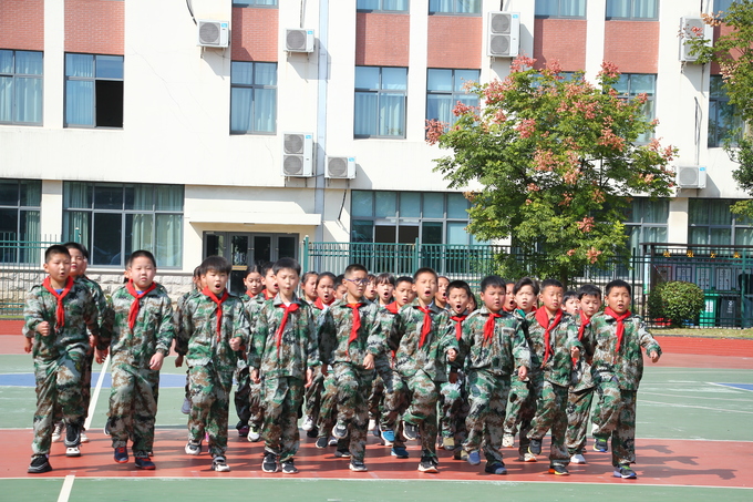ca8d54d8edec4fd49fee224b122a6879.jpg