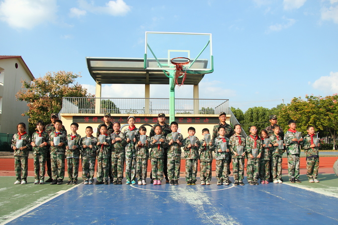 da0a90d648a74ff48394bc1c12d42e24.jpg