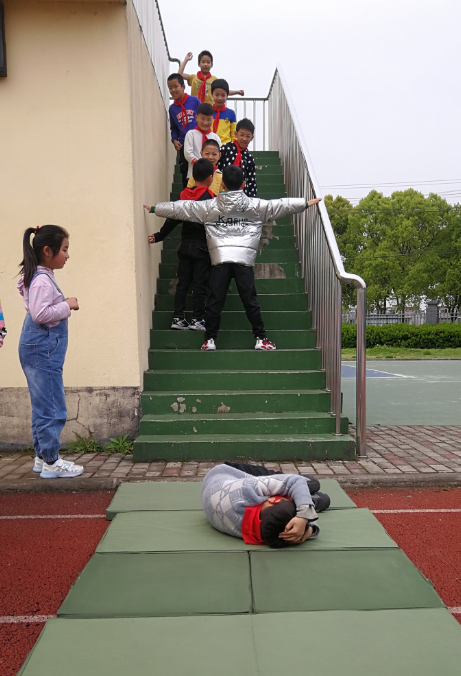ee40497a6b084b78b31d180b4f19fb77.png