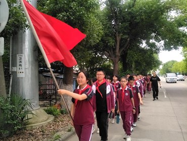 丈量成长路，预见新征程　——张桥中心小学六年级开展远足游学活动