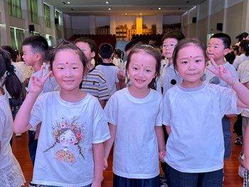 童心向党筑梦起航 ——常熟市张桥中心小学2025级一年级新生入学仪式圆满举行