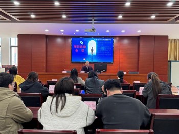 我校成功举行常熟市《“桥”接个性化学习的智能学伴》项目启动会议